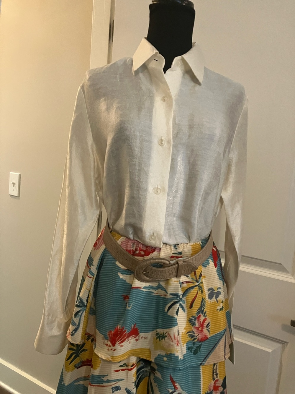 Ellen Tracy by Linda Allard Cream Shimmery Button-Up Blouse